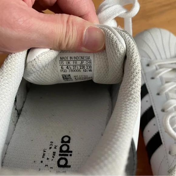 Adidas Original Superstar White Leather Three Stripe Sneakers Black Women's 6 - Picture 6 of 11